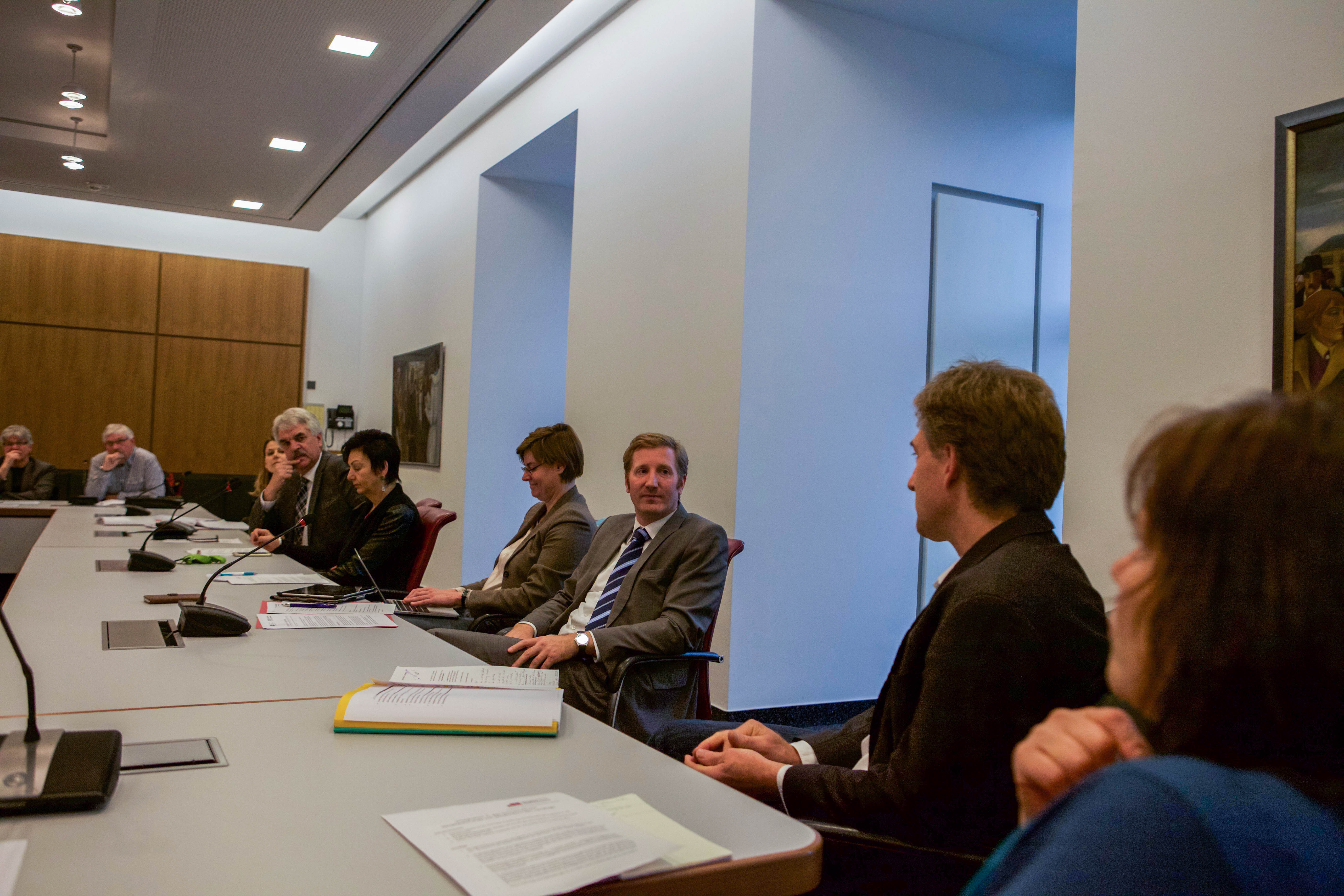 Sprecher/innen der Landtagsabgeordnete im Gespräch mit Vertreter/innen aus Gemeinwesenarbeit und Quartiersmanagement in Niedersachsen