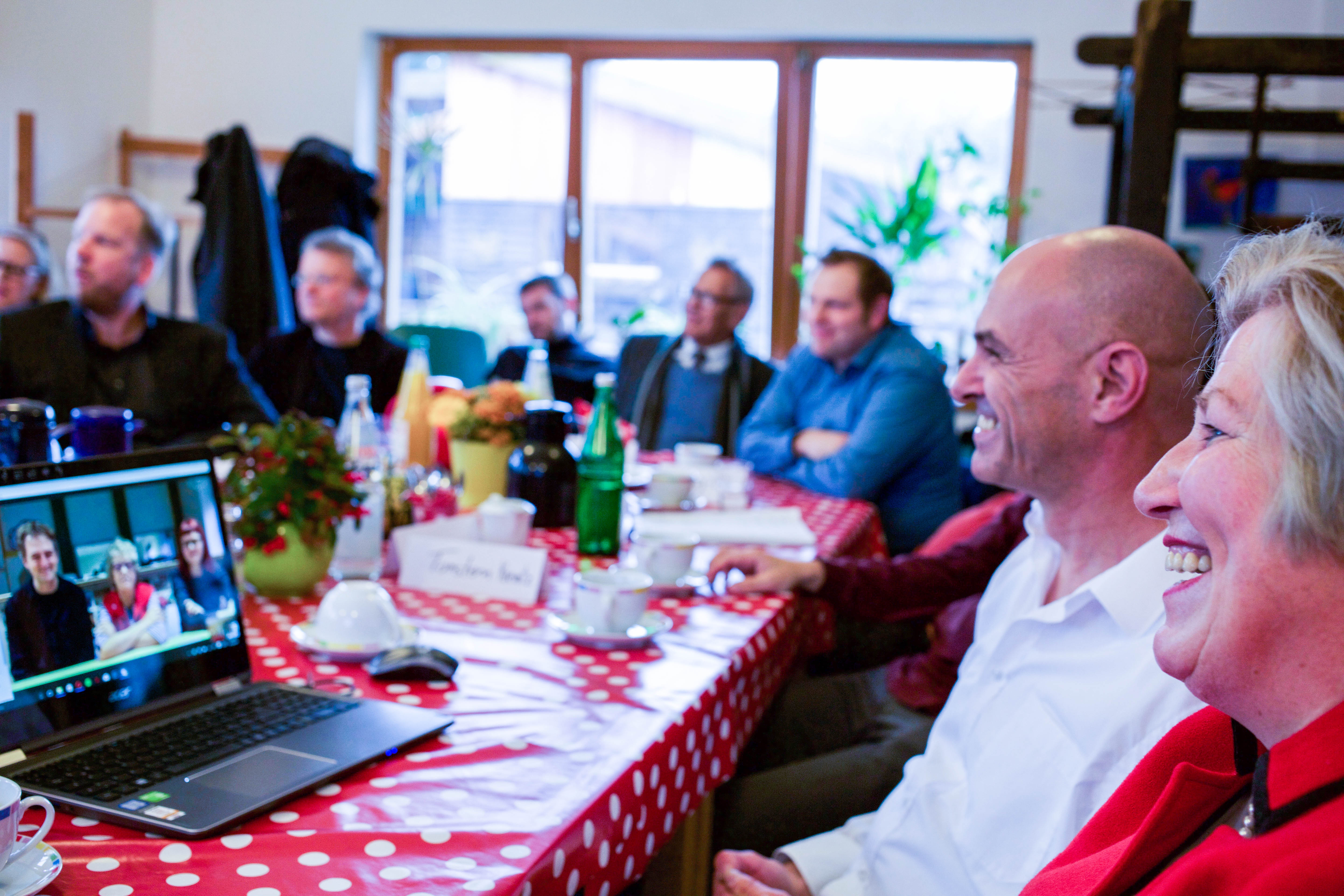 Niedersachsen Sozialministerin Rundt im Gespräch über die Gemeinwesenprojekte